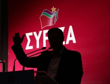 Βίντεο: Το χειροκρότημα των βουλευτών του ΣΥΡΙΖΑ για την εκχώρηση της Μακεδονίας!